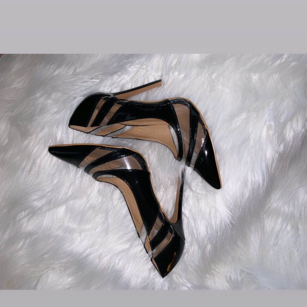 I see you Black Pump